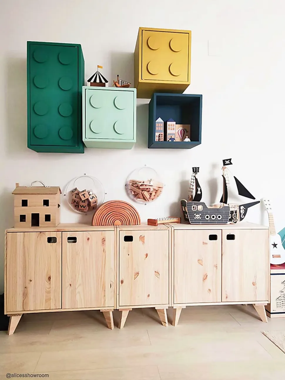 Armoire Dinamic horizontale à 2 portes en pin avec 3 tablettes 53,5x70,8x33cm