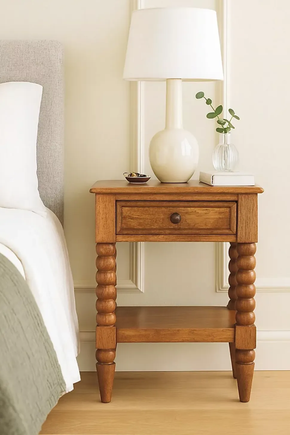Artisan Furniture Bois massif fuseau table de chevet, 1 tiroir, 1 étagère, marron