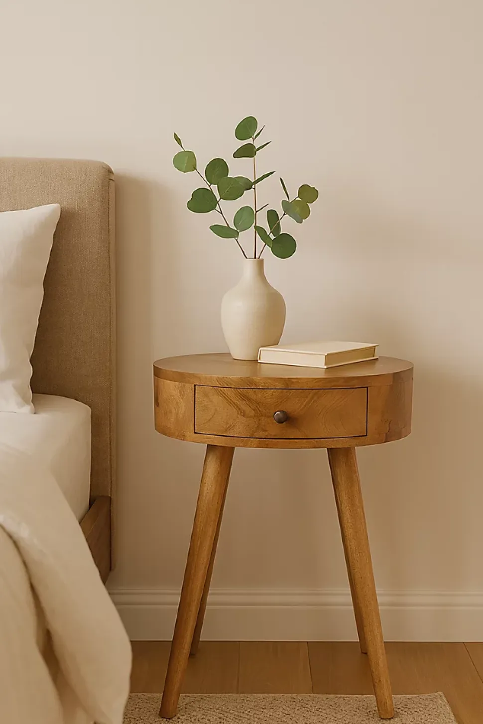 Artisan Furniture Bois massif Nordic circulaire Shaped table de chevet, 1 tiroir, beige