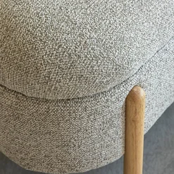 Banc en bois de pin et tissu bouclette gris clair Nério