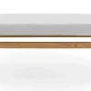Banc tapissé en boucle blanche avec structure et pieds en pin
