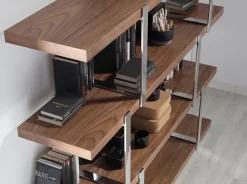 Bibliothèque moderne en noyer avec cloisons en verre noir élégant