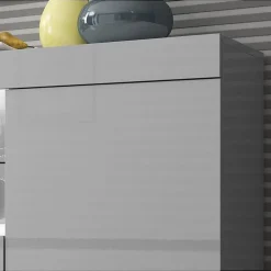 Buffet bas contemporain - Gris brillant, mélamine, LED - 3 portes, tiroir - 135x72x34 cm