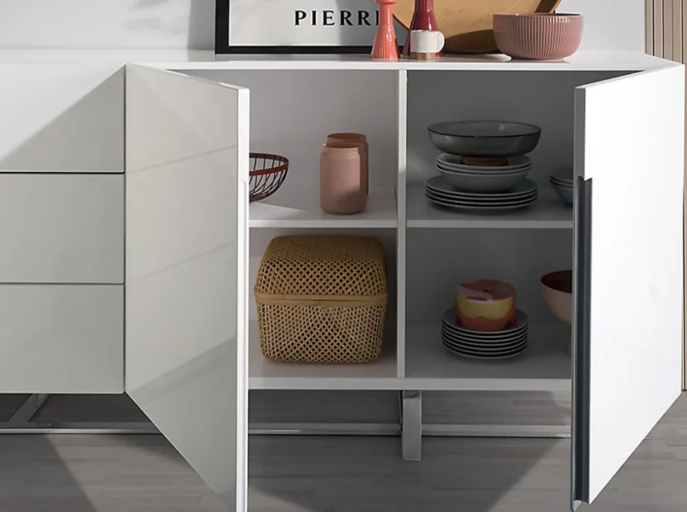 Buffet en bois blanc et acier chromé