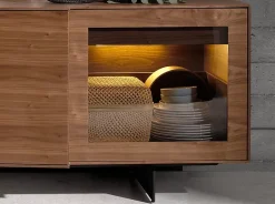 Buffet en noyer et acier noir avec éclairage intérieur