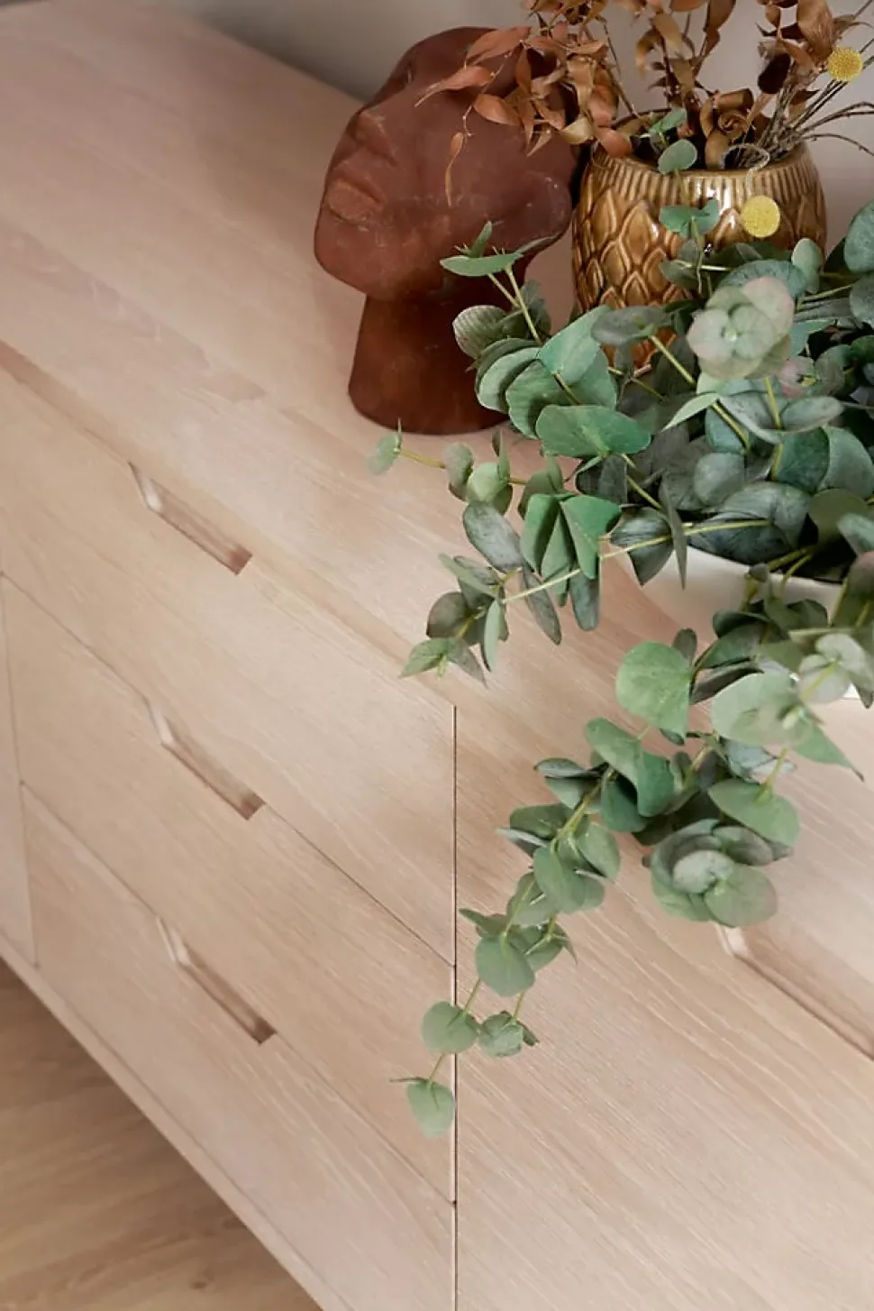 Buffet Nyborg avec 2 portes et 3 tiroirs - Chêne massif et MDF - Naturel