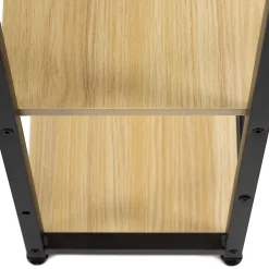 Bureau d'ordinateur moderne avec étagère