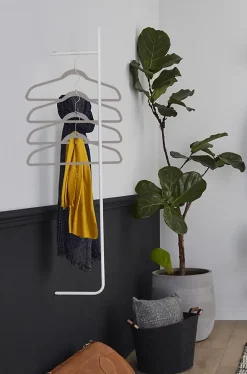 Cintre en feutre effet velours gris vendu par 4 pièces