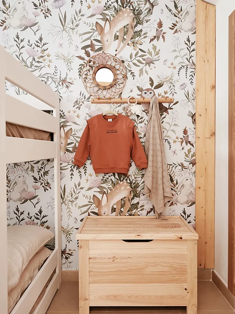 Coffre de rangement en pin massif avec pieds carrés 48x70x40cm
