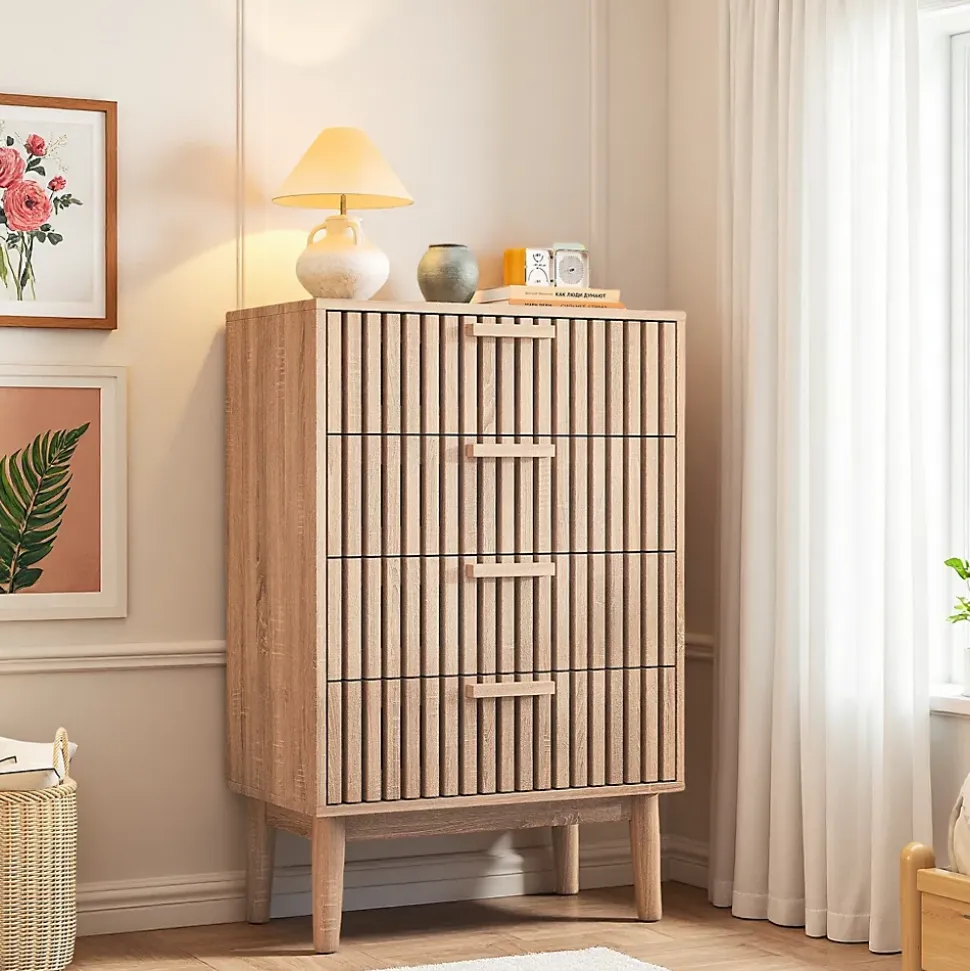 Commode en bois naturel avec 4 tiroirs, design à rainures verticales, grande capacité de rangement, robuste et stable