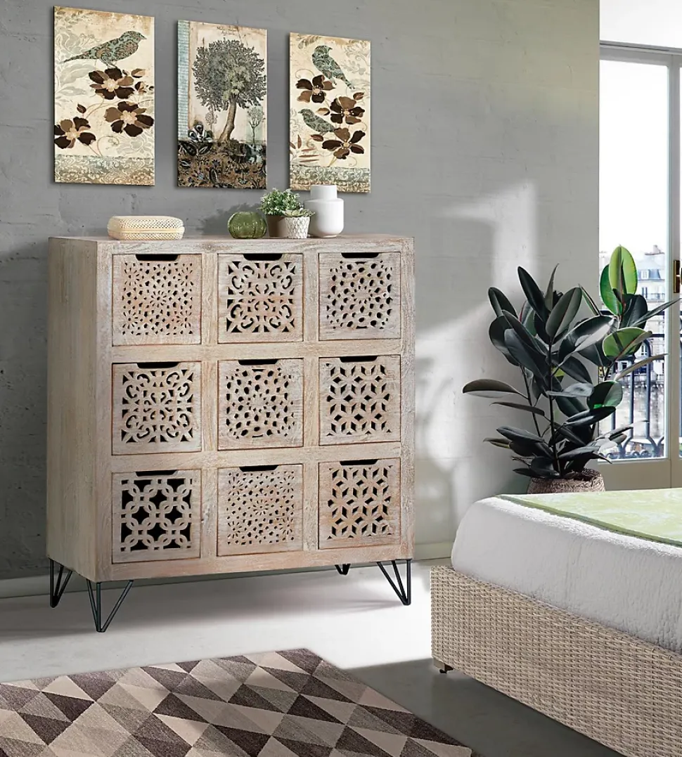 Commode en manguier blanc vieilli