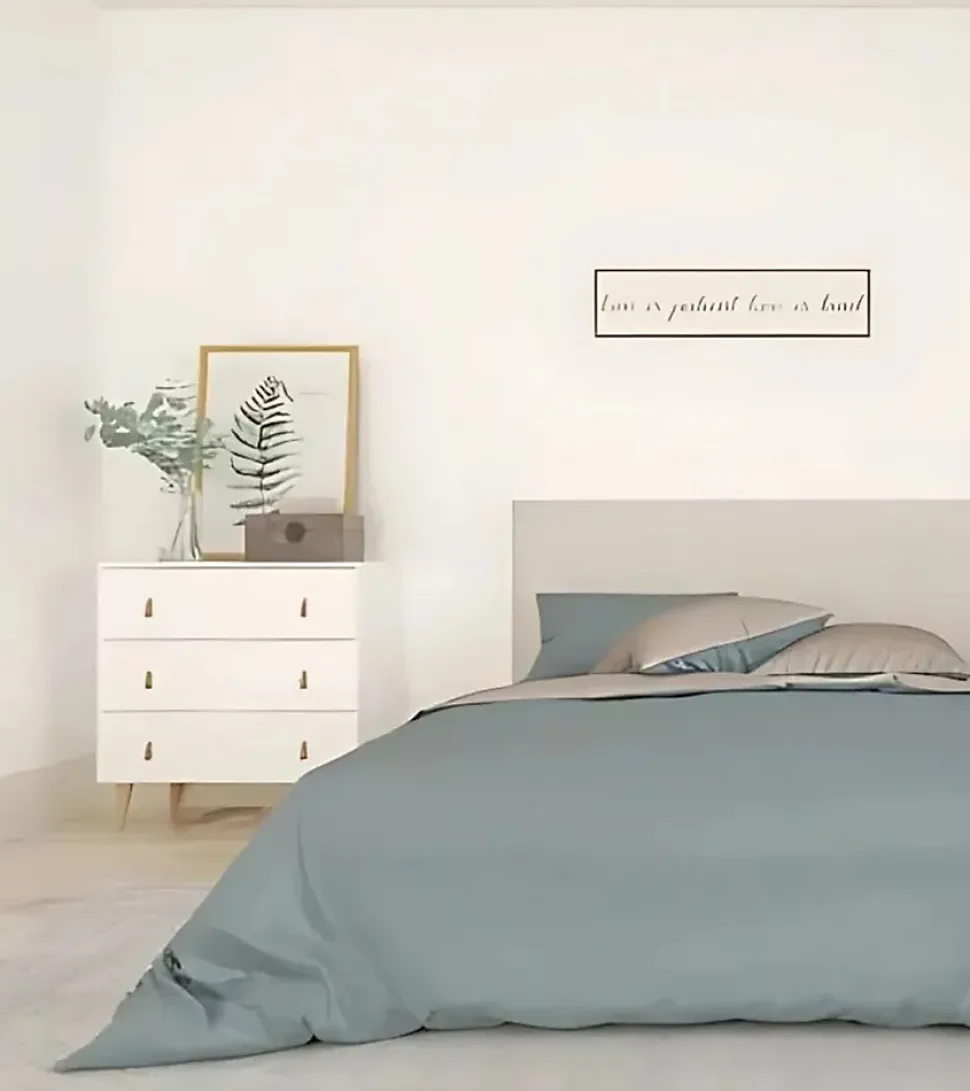 Commode, Meuble de rangement avec 3 tiroirs coloris blanc - Hauteur 83 x Longueur 80 x profondeur 48 cm