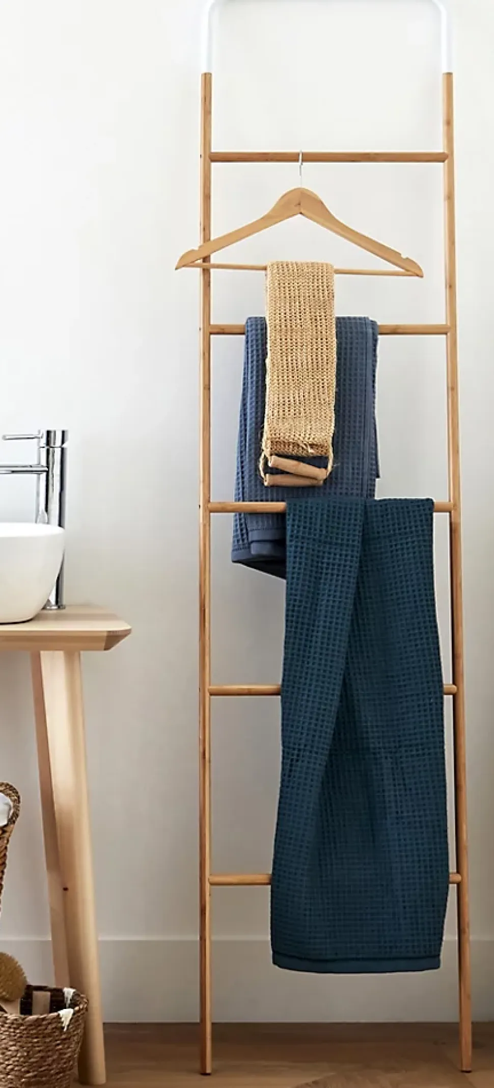 Ensemble de 9 cintres en bois Manhattan