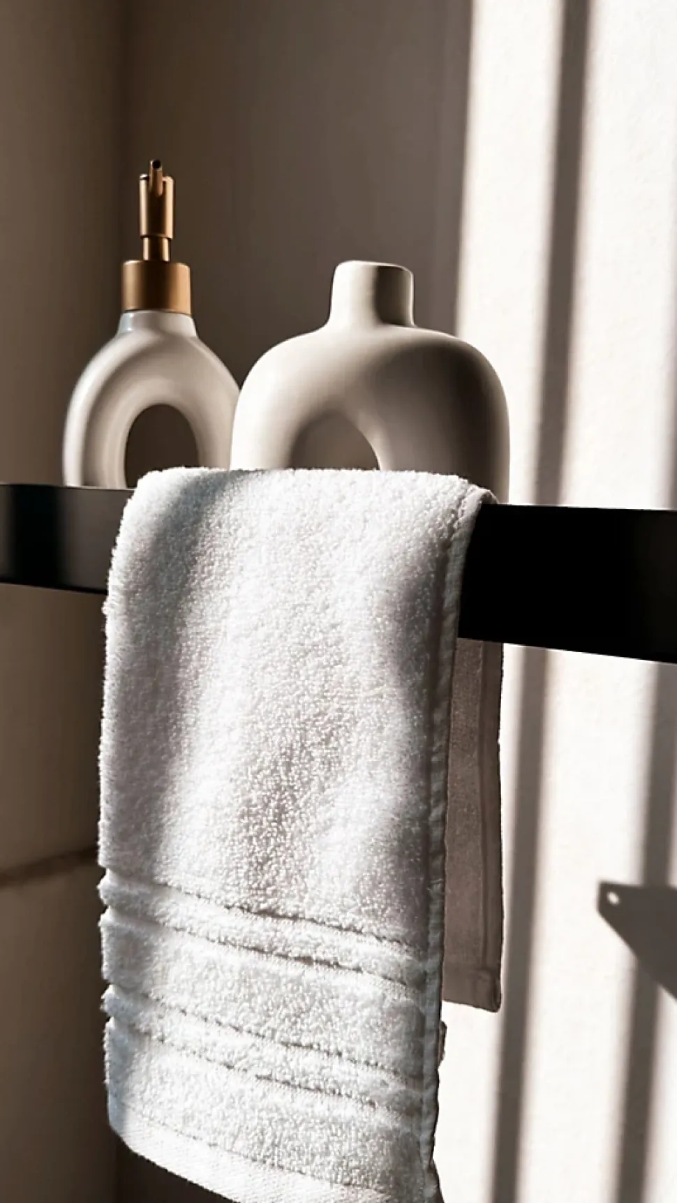 ETAGÈRE DE SALLE DE BAIN REA SF02-600-B BLACK