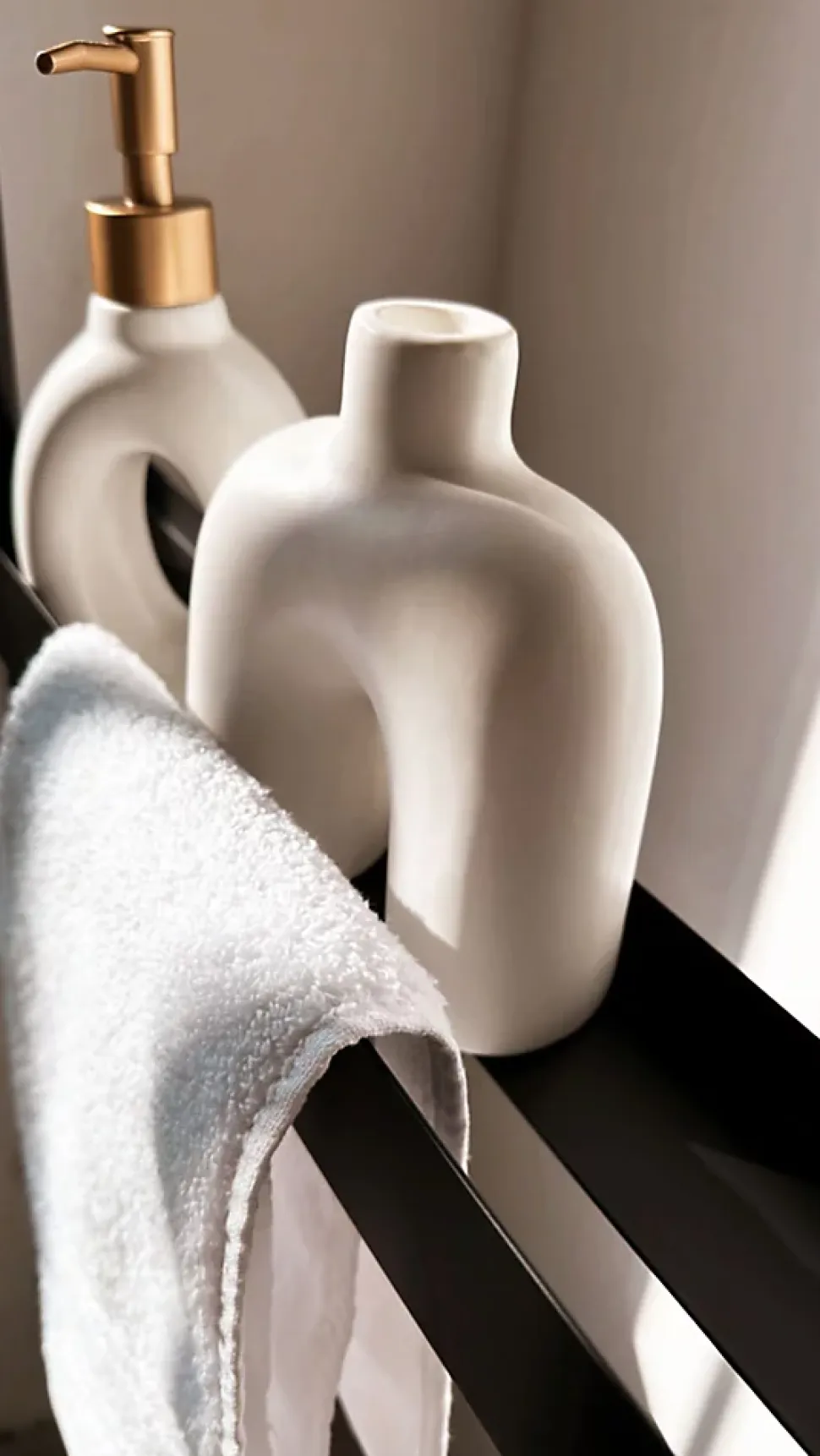 ETAGÈRE DE SALLE DE BAIN REA SF02-600-B BLACK