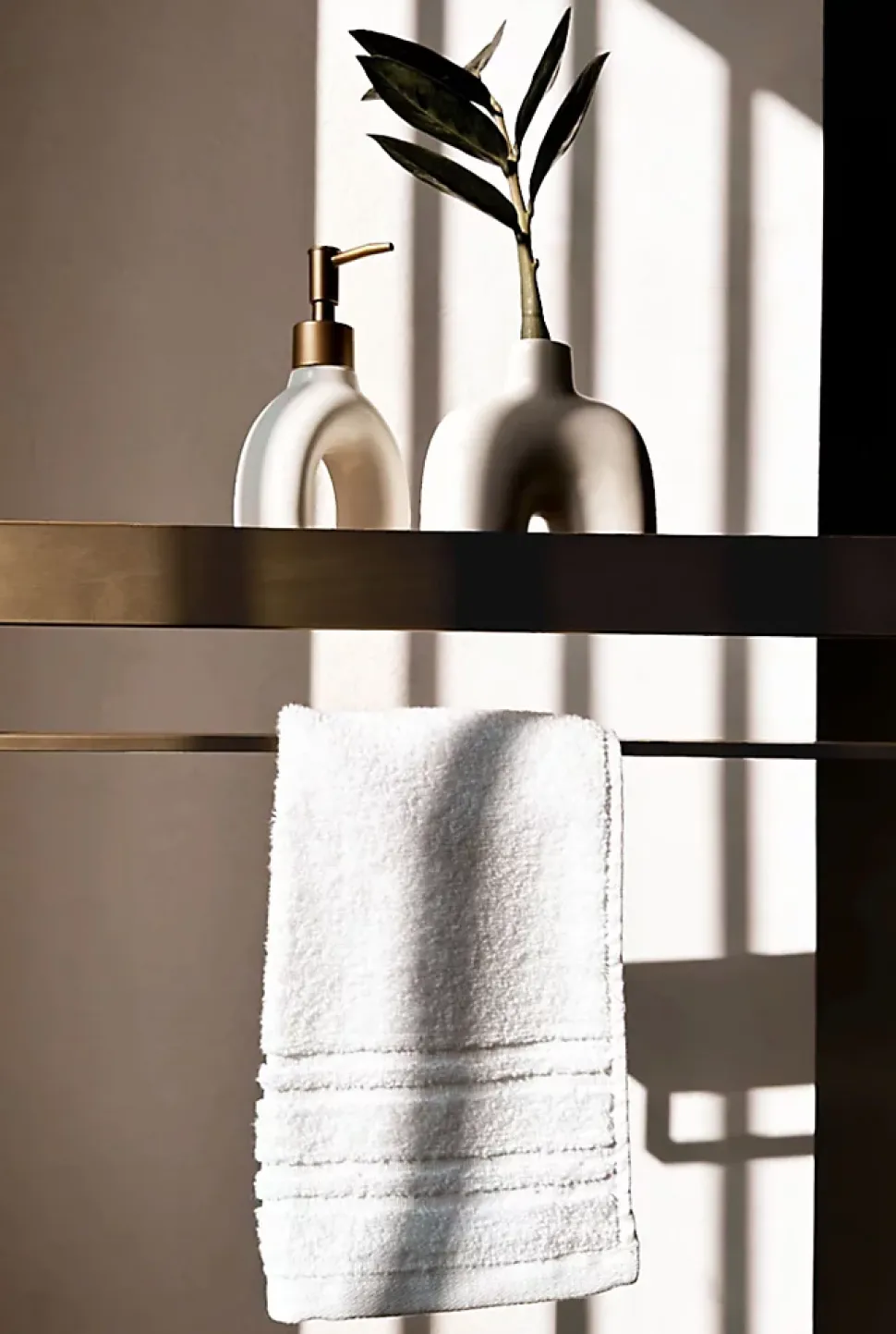 ETAGÈRE DE SALLE DE BAIN REA SF01-600-BG BRUSH GOLD