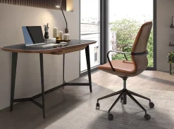 Fauteuil de bureau pivotant en similicuir marron