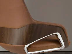 Fauteuil de bureau pivotant en similicuir marron