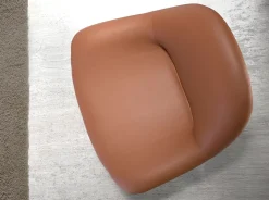 Fauteuil pivotant en similicuir marron moderne et élégant