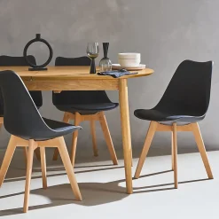 Lot de 4 chaises scandinaves. pieds bois de hêtre. chaise 1 place. noirs