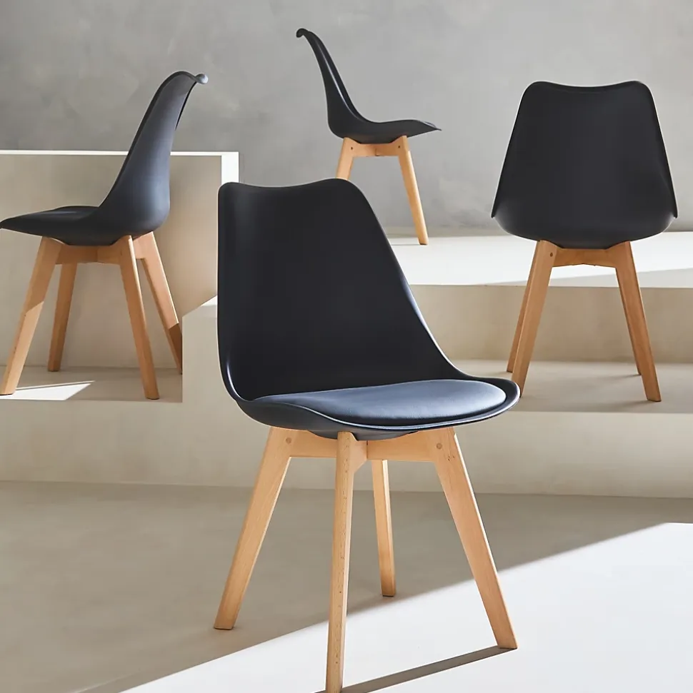 Lot de 4 chaises scandinaves. pieds bois de hêtre. chaise 1 place. noirs