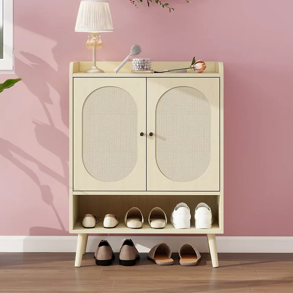 Meuble à chaussures à deux portes, aspect bois naturel et rotin tressé, rangement pratique pour entrée et couloir