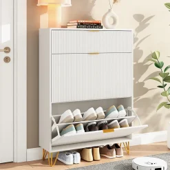 Meuble à chaussures 2 portes, design ondulé blanc, pieds hauts, espace extensible, surface imperméable et facile à nettoyer