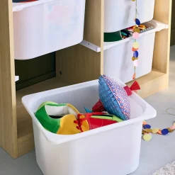 Meuble de rangement enfant. naturel. 6 bacs de rangement en plastique