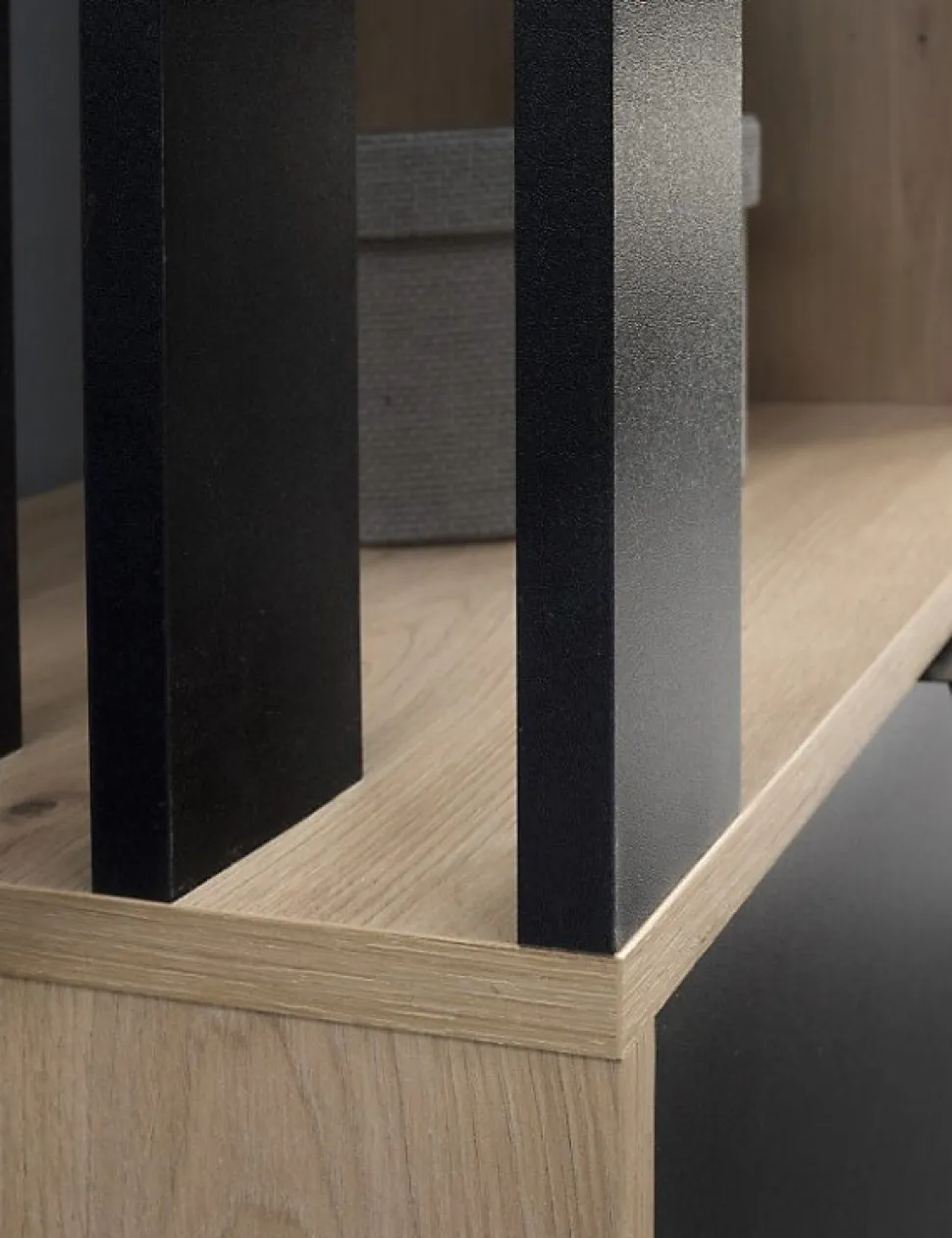 Meuble d'entrée EMILIO coloris chêne artisan et noir 100x33 H.189,4 cm