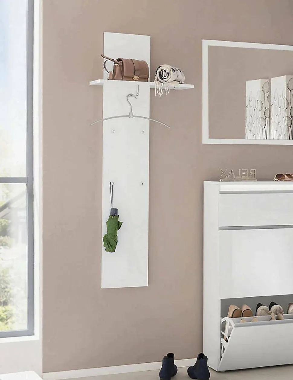 Mobilier d'entrée Omer, Entrée multifonction moderne, Casier polyvalent pour hall d'entrée, 50x27h140 cm, Blanc brillant