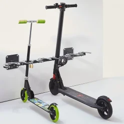 Mottez range 6 trottinettes mural b061cmur