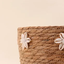 Panier en fibres naturelles détails coquillages 32cm