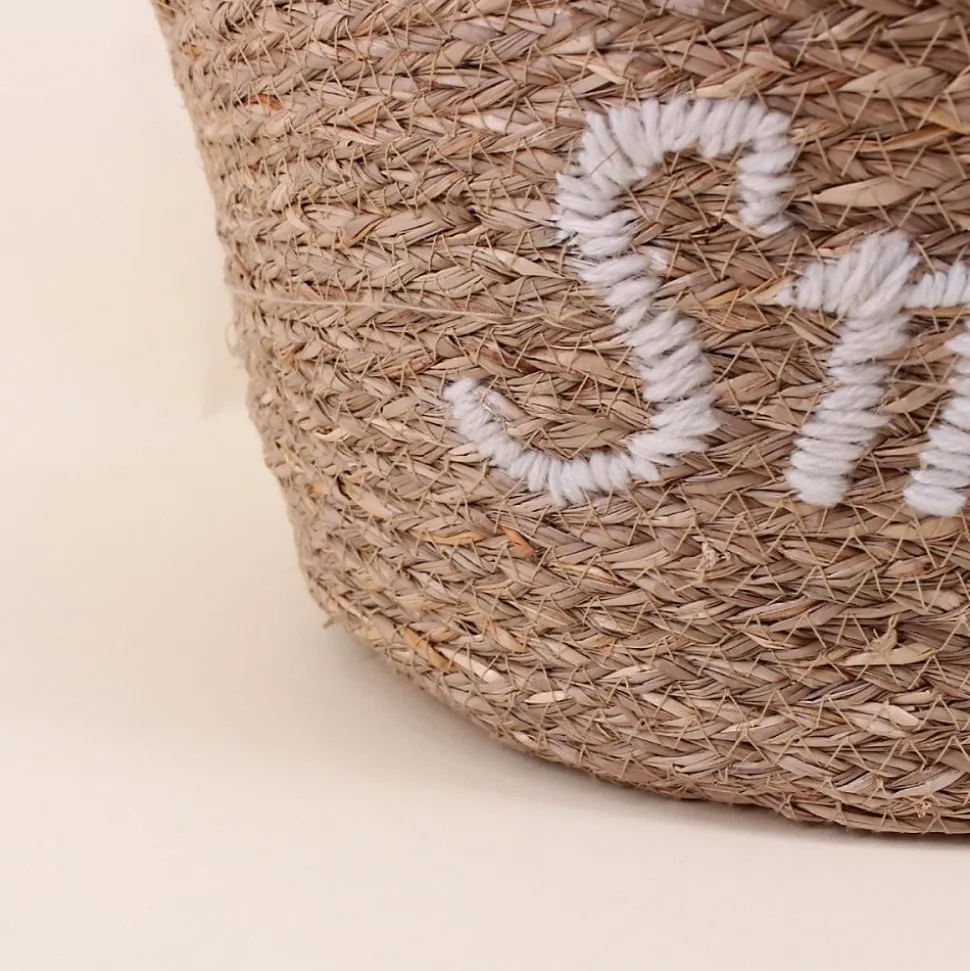 Panier rond brodé "Smile" en jonc de mer