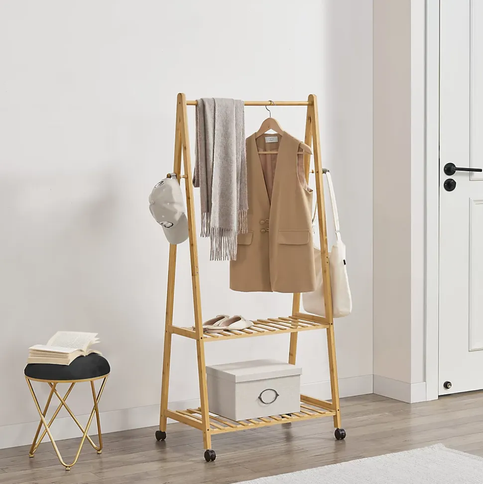 Portant à vêtements à roulettes Ullensvang Bambou 70 x 43 x 152 cm en.casa