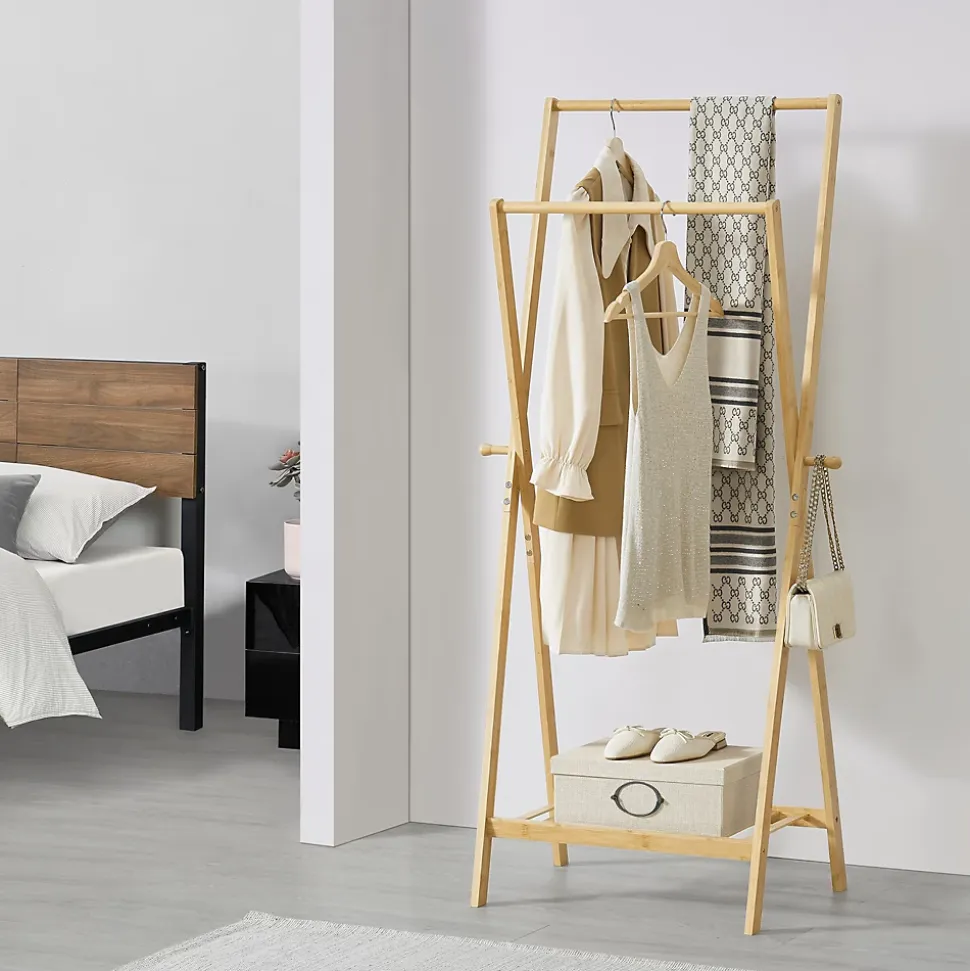 Portant à vêtements Keitele en bambou 150 x 60 x 42 cm en.casa
