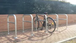 Support de vélos tubulaire avec barre transversale a visser Lot de 18 pièces