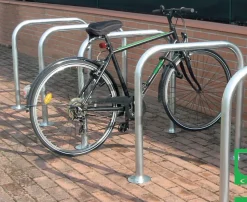 Support vélos tubulaire, sans barre tansversale, fixation a visser. Lot de 18 pièces.
