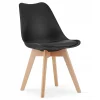 Table rectangulaire VALORA avec 4 chaises noires RIXK, dimensions 120 x 80 cm.