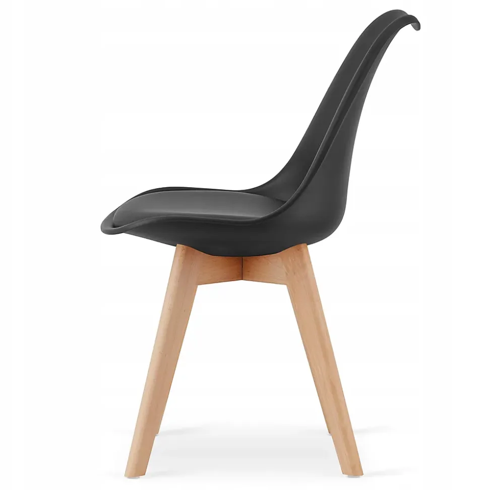 Table rectangulaire VALORA avec 4 chaises noires RIXK, dimensions 120 x 80 cm.