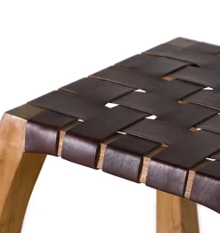 Tabouret artisanal en bois de mindi massif
