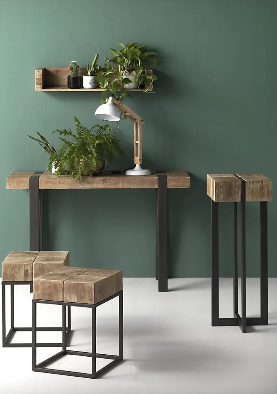 Tabouret en bois avec pieds en métal