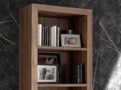 Étagère en Bois de Noyer Naturel pour un Intérieur Élégant